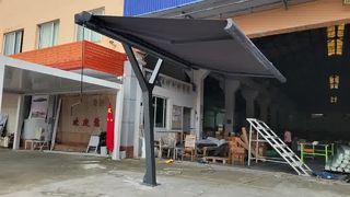 独立したフルカセット格納式オーニング